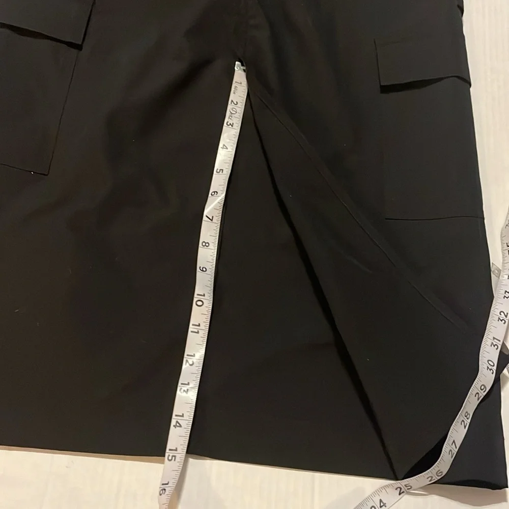 NWT-love tree-M-black-lightweight, slit in front,pockets, midi, cargo skirt.